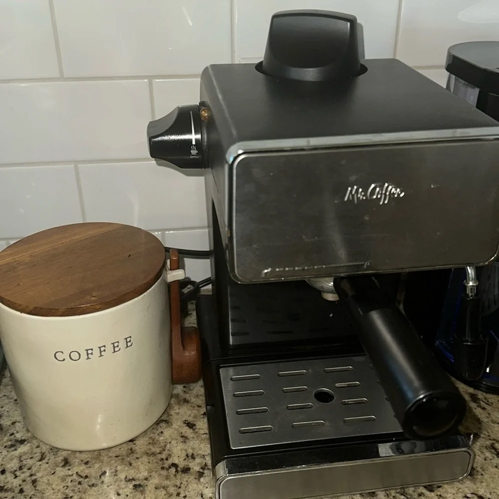 Mr Coffee espresso and cappuccino maker with milk steamer